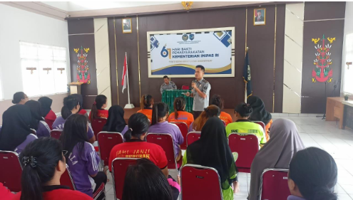 IMPLEMENTASI HASIL PELATIHAN PUBLIC SPEAKING PENYULUHAN HUKUM DI LEMBAGA PEMASYARAKATAN PEREMPUAN KELAS IIA PALANGKA RAYA